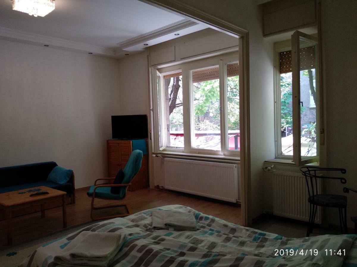 Lara Apartman Βουδαπέστη Εξωτερικό φωτογραφία