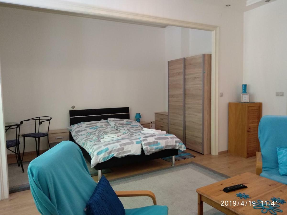 Lara Apartman Βουδαπέστη Εξωτερικό φωτογραφία